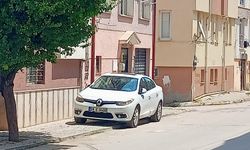 Kaldırım değil otopark: Eskişehir’de tepki çeken görüntü