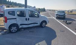 Tavşanlı’da hafif ticari araçlar çarpıştı: 4 yaralı