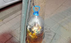 Eskişehir'de direğe asılan şişe tepki çekti
