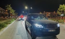 Eskişehir'de film gibi olay:  Kapıyı açıp arabadan atladı