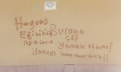 Eskişehir'de duvara asılan yazı dikkat çekti!
