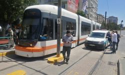 Eskişehir'de tramvay kazası: Ulaşım durma noktasına geldi