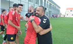 Yiğit Cumalı’ya sarıldılar