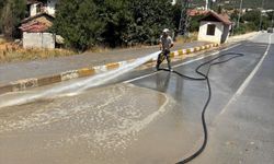 Bayırköy’de cadde ve sokaklar tazyikli su ile temizleniyor