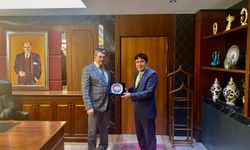 Odunpazarı Kaymakamına plaket takdim edildi