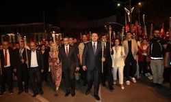 Büyük Zafer’in 103. yılı bayrak yürüyüşü ve fener alayı ile taçlandı