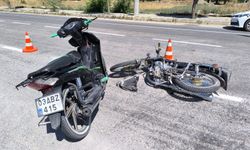 Afyonkarahisar'da motosiklet çarpıştı!