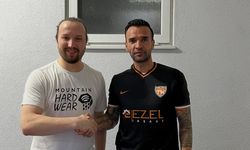 Burak Solmaz Tepebaşı Kolejspor formasını giydi