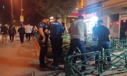 Eskişehir'de kaldırıma bırakıp gittiler: Gerçek polis gelince ortaya çıktı