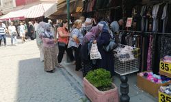 Eskişehir'de indirimli ürünleri görenler almadan geçmedi