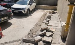 Kurtuluş Mahallesi’nde kaldırımlar söküldü, vatandaşlar zor durumda