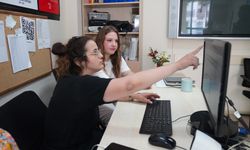Tepebaşı Belediyesi tercih döneminde öğrencilerle