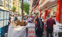 Eskişehir'de esnafın kaldırım işgali vatandaşı zorluyor