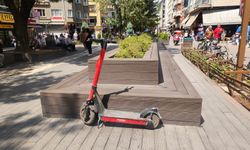 Elektrikli scooterların düzensiz parkı tepki çekiyor