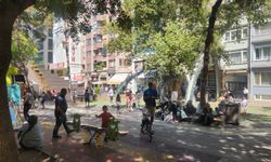 Eskişehir'de aileler ve çocukları parklara akın etti