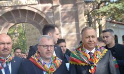 Bakan Yerlikaya, Ertuğrulgazi Türbesi’nde dua etti