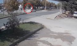 Eskişehir'de feci kaza: Motosiklet sürücüsü metrelerce böyle savruldu