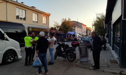 Eskişehir'de mini karavan ile motosiklet çarpıştı: 2 yaralı