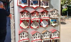 Eskişehir’e özgü magnetler turistlerin ilgisini çekiyor