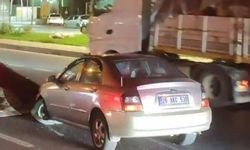 Eskişehir'de otomobil refüje çarptı: 2 kişi yaralandı