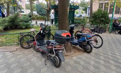 Valilik Meydanı önündeki parkta motor ve bisiklet ihlali