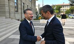 Uşak Valisi Naci Aktaş’tan Vali Hüseyin Aksoy’a ziyaret