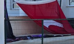 Bilecik'te tepki çeken görüntüler: Bayrak yerde süründü!