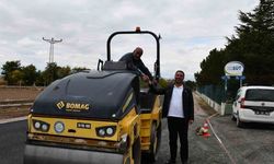 Eskişehir'in ilçesinde yollar sıcak asfalt ile yenilendi