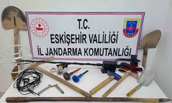 Jandarma tarafından, kaçak kazı yaparken yakalanan 3 şüpheli tutuklandı