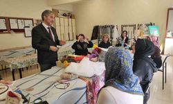 Müdür Yılmaz, HEM’de öğrenci ve kursiyerlerle bir araya geldi