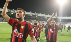 İlk kez forma giydi