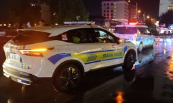 Eskişehir'de dönüş yapmak isteyen araç yayalara çarptı
