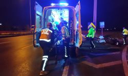 Eskişehir'de motosiklet bariyerlere saplandı: Yaşam savaşı veriyor