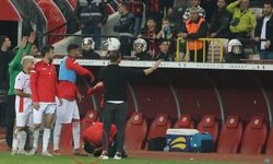 Eskişehirspor maçında saha içi karıştı