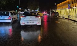 Böyle rahatlık görülmedi: Eskişehir'de aracını yolun ortasına bırakıp gitti