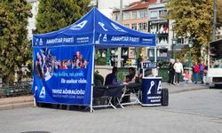 Eskişehir’de siyasi parti üye stantları işlek caddelerde devam ediyor