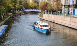 Eskişehir’de Porsuk Çayı bot seferleri yoğun ilgi görüyor!