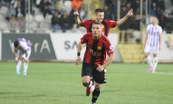 Camiaya armağan etti