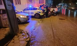 Otomobil ile motosikletin çarpıştığı kaza maddi hasarla atlatıldı