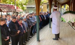 Eskişehir'de boynu kesilmiş halde bulunan kadın toprağa verildi