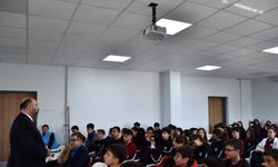Kütahya Abdülhamid Han Anadolu Lisesi’nde "Hz. Peygamber ve Şahsiyet İnşası" konulu konferans