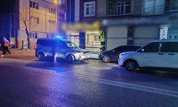 Eskişehir'de görenler 112'yi aradı: Bıçakla kendine zarar verdi