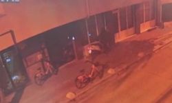 Eskişehir'de hırsızlık kamerada: Kaşla göz arasında çaldılar