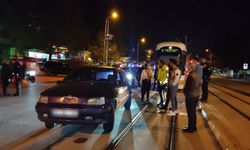 Eskişehir'de tramvay yoluna daldı: Seferler aksadı
