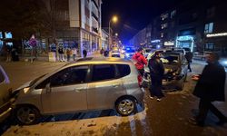 Eskişehir'de zincirleme kaza: Araçlar kullanılamaz hale geldi