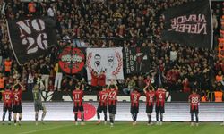 Es Es iç sahada 49 gün sonra güldü