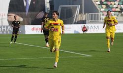 Tayfun atıyor Es Es kazanıyor