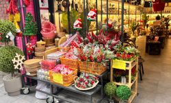 Eskişehir’de yılbaşı heyecanı çarşı vitrinlerini süsledi