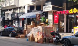 Eskişehir’de iş yerlerinin ürünleri yaya ve araç trafiğini engelliyor