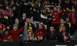 Siyah-Kırmızılı taraftarlar coşkuyu yaşadı